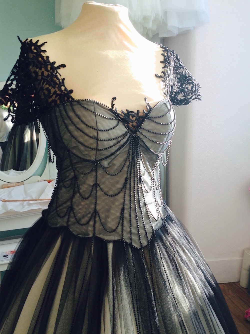 Vestido de Noiva Preto e acessórios - Mónica - Rita Costumista  Noivas Reais monica 5